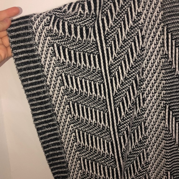 Cardigan - Picture 2 of 4